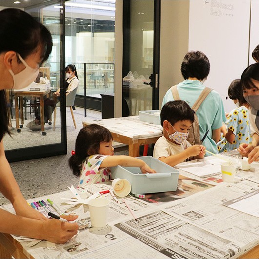 「親子で作ろう！こうさくきょうしつ」豊橋市まちなか図書館で幼児教育・保育科2年生がワークショップ