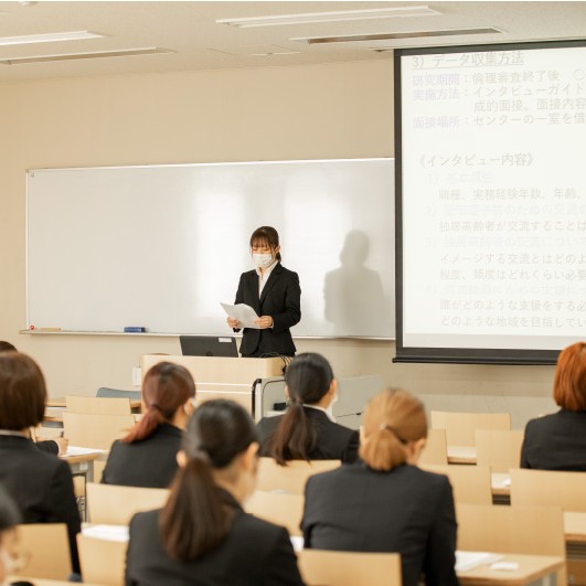 看護学科「2021年度看護学研究Ⅱ、研究計画発表会」開催