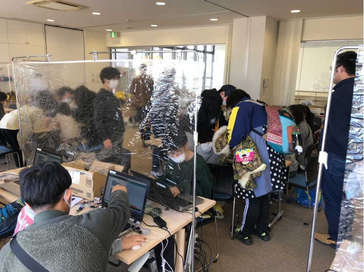 「科学の祭典」東三河大会に経営学部の学生たちが出展しました。