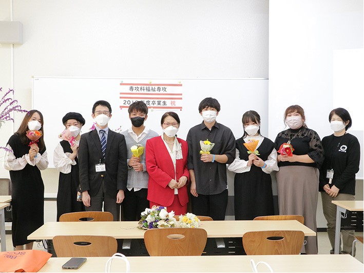専攻科福祉専攻の同窓会組織「福祉の里」が「3年越しの卒業を祝う会」を開きました!