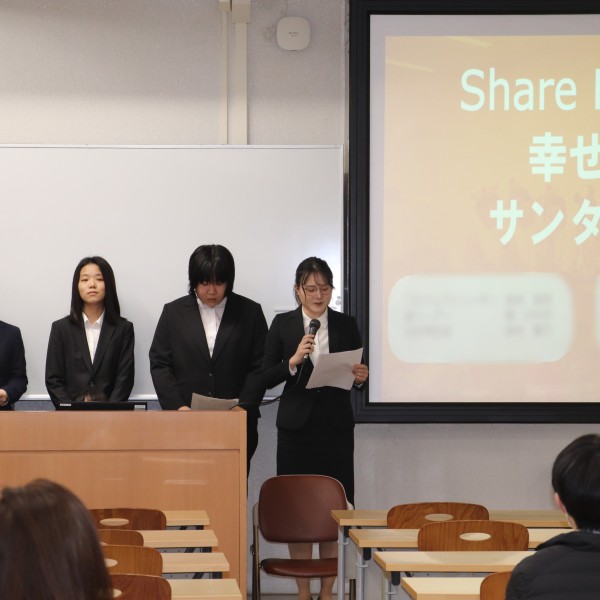 「創造性を育む学生プロジェクト活動報告会」で看護学科のメンバーが発表しました