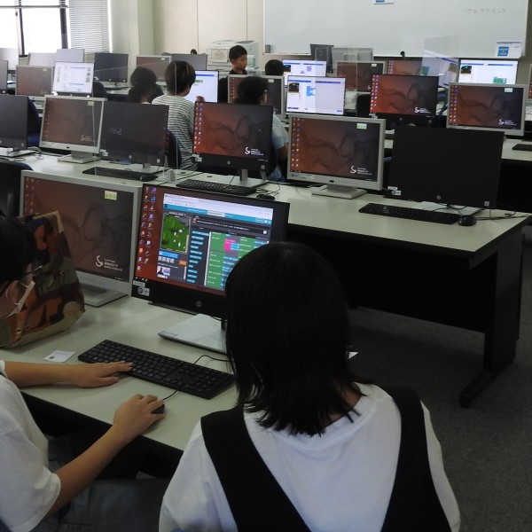 「Hour of Code 夏休みプログラミング　in　豊橋創造大学」を開催しました。