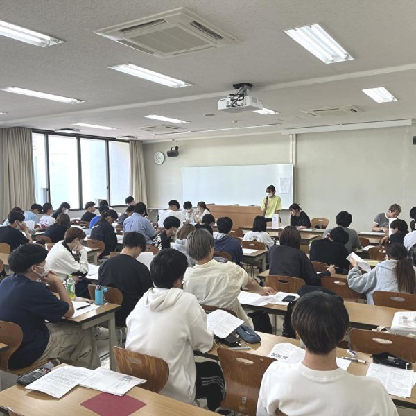 理学療法学科３年生が症例報告会を実施しました。