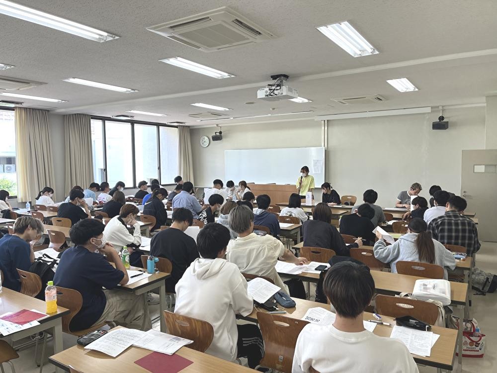 理学療法学科３年生が症例報告会を実施しました。