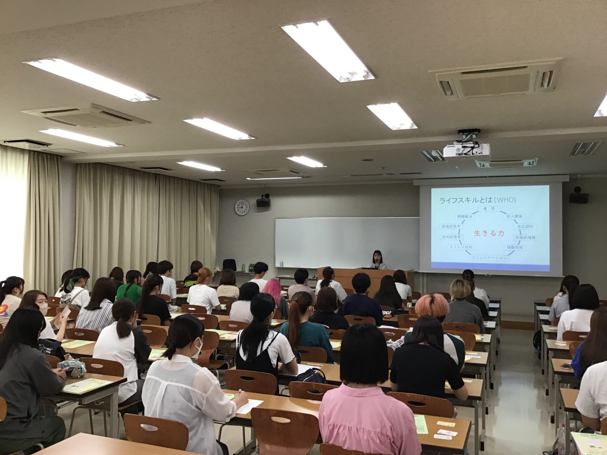 豊橋市こども保健課の方による「健康教育」出前講座