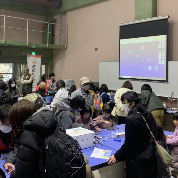 大学生サイエンスフェスティバルに出展しました(経営学部)