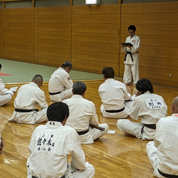 日本拳法中部日本本部昇段級審査員認定講習会で本学卒業生が講習会講師を務めました。