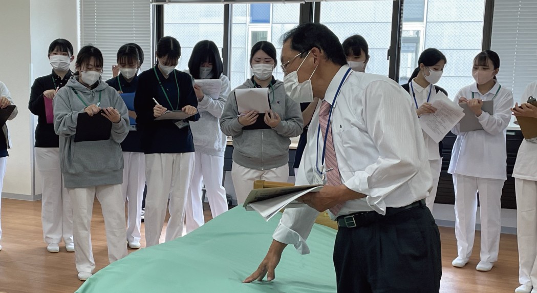 在宅看護学演習　福祉用具を体験しました