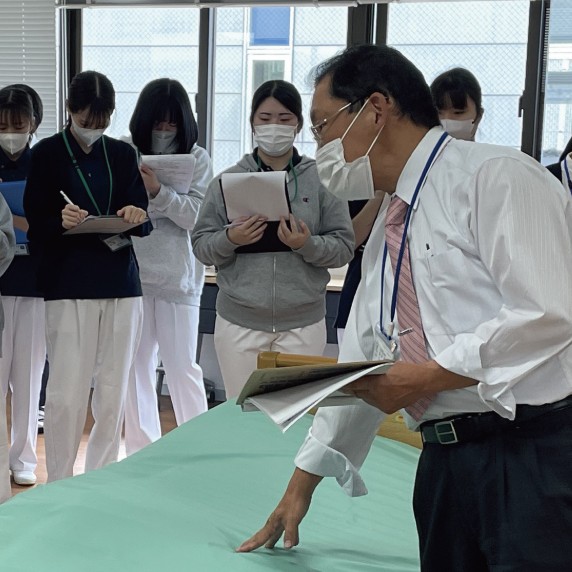 在宅看護学演習　福祉用具を体験しました