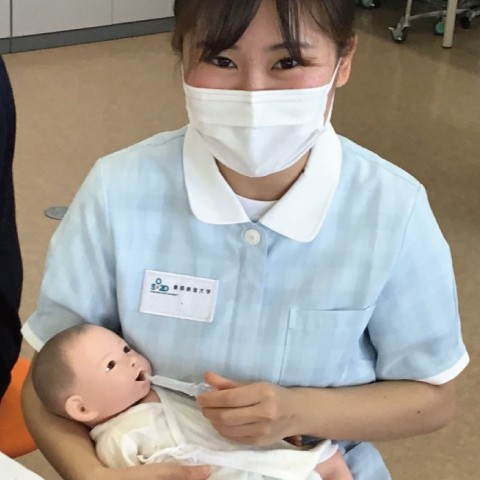 小児看護学演習で、子どもへの経口与薬と持続点滴中の管理を行いました！