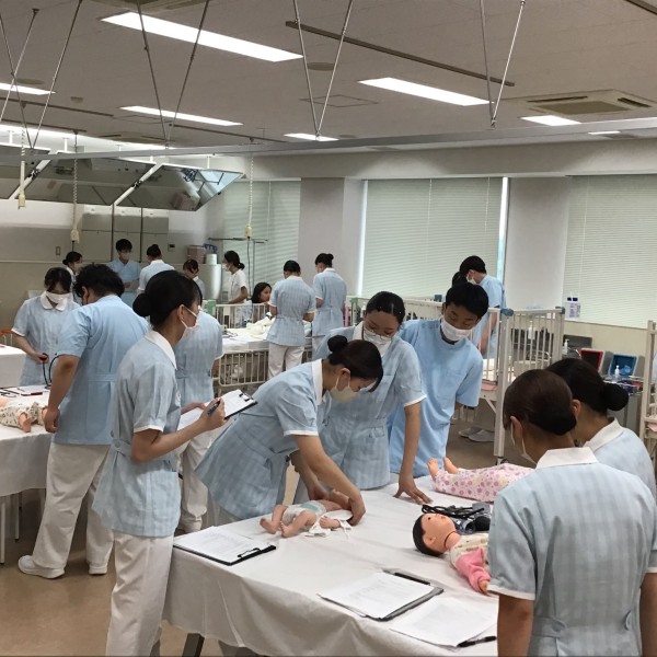 【小児看護学演習を実施しました】