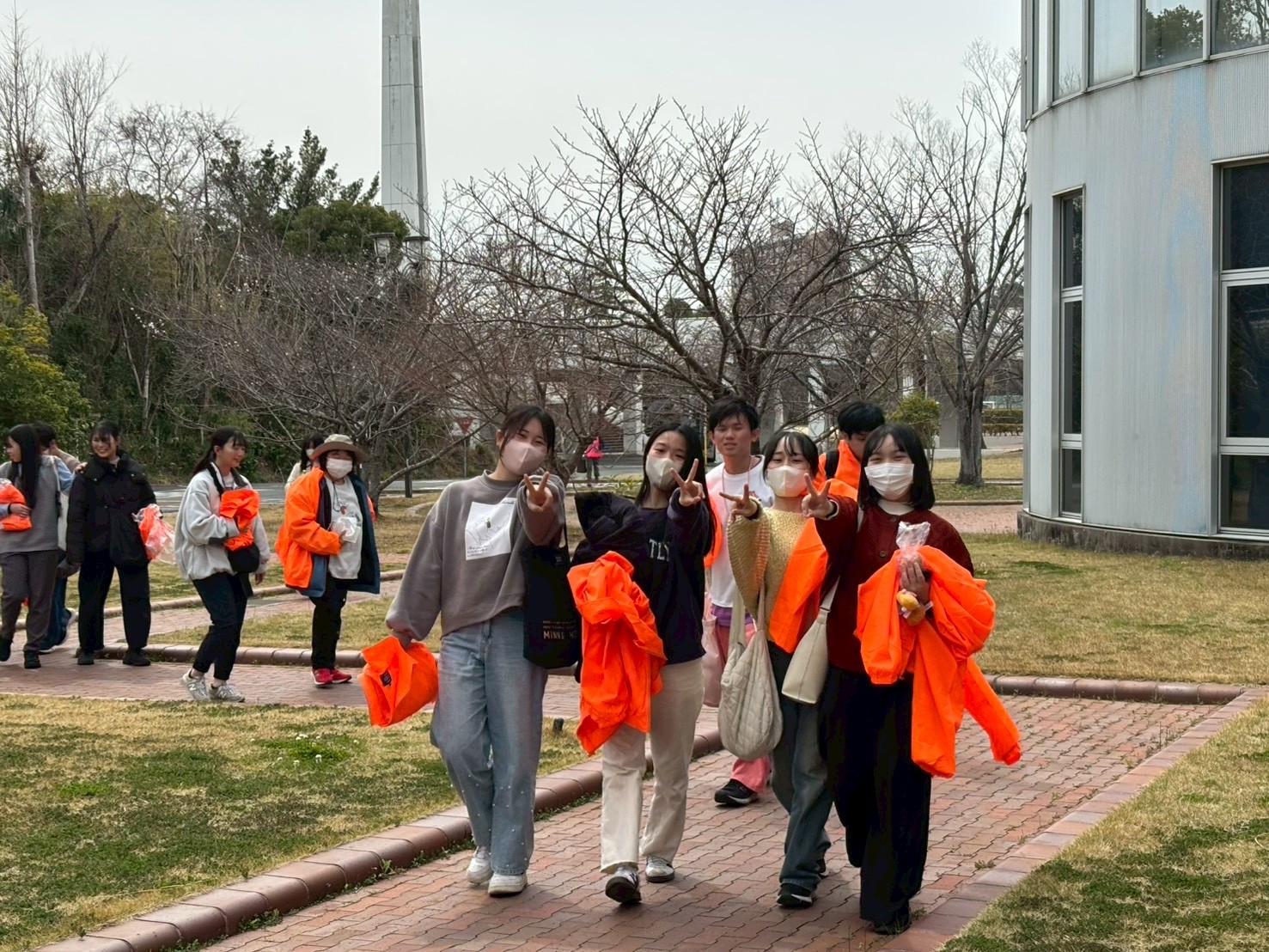 地域を支える一員として ― 穂の国マラソン救護班に看護学科の学生が参加しました