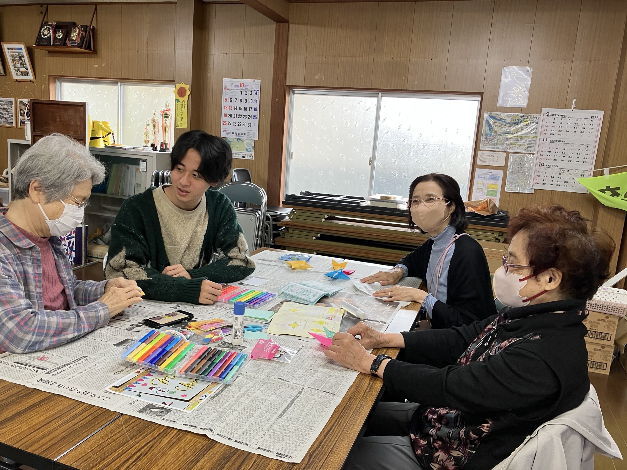 学生プロジェクト・看護学科　　＜高齢者サロンでの活動＞