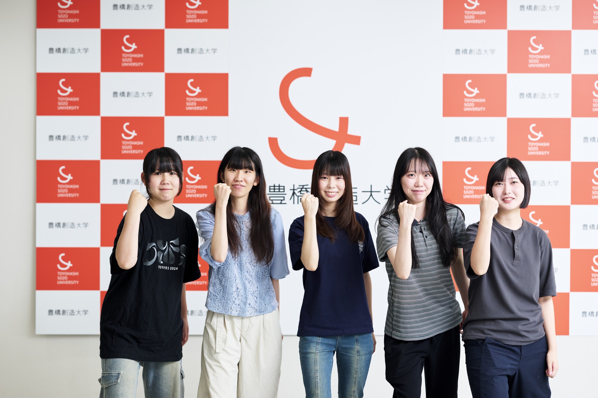 短期大学部キャリアプランニング科 医療事務コースから、今年も国立病院機構「事務系総合職」に5名の学生が合格しました。