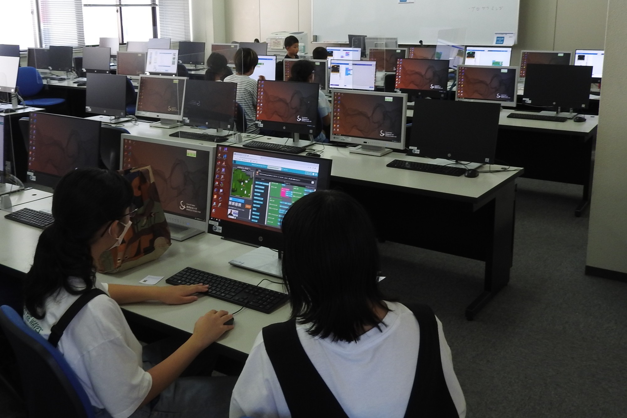 「Hour of Code 夏休みプログラミング　in　豊橋創造大学」を開催しました。