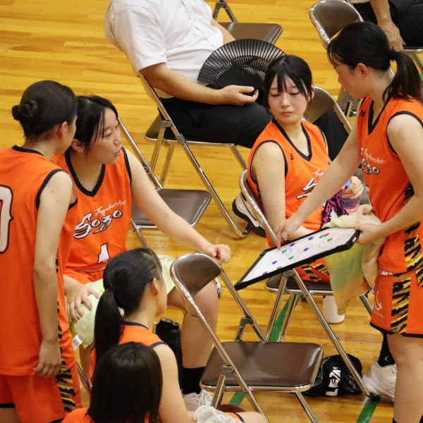 女子バスケットボール部が初の公式戦(リーグ戦)を終えました。