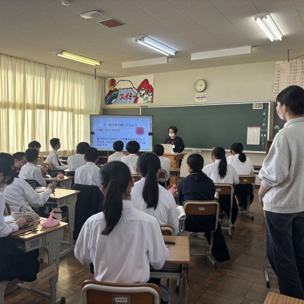 未来の看護師を育む「共育の日」 ―看護学生が地域イベントに参加