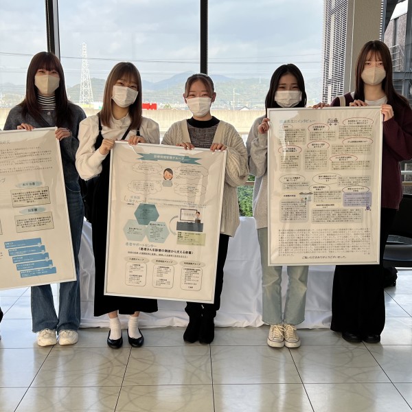 学生たちが取材を基にまとめた「豊川市民病院研究」をパネル展示させていただきました(キャリアプランニング科)