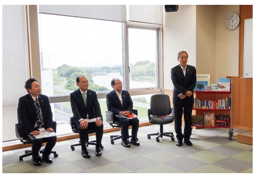 東海交通株式会社様よりご寄贈いただきました