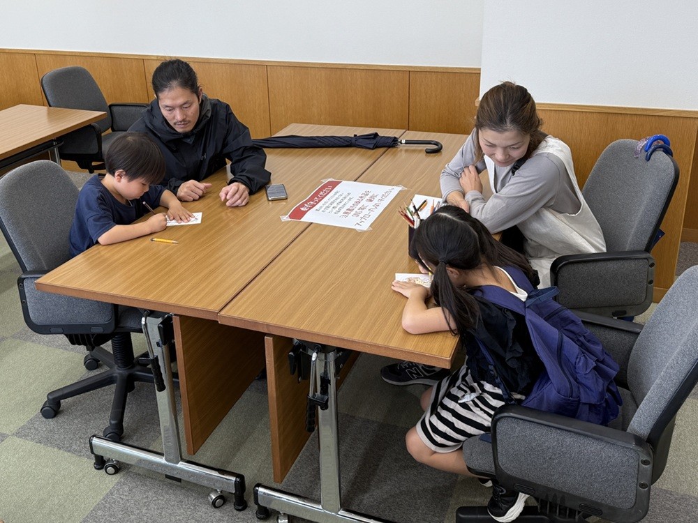 眺めの良いお部屋で　ぬりえ（日曜日のみ）